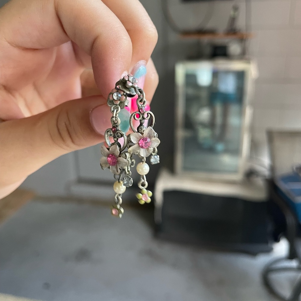 Dangle stud earrings